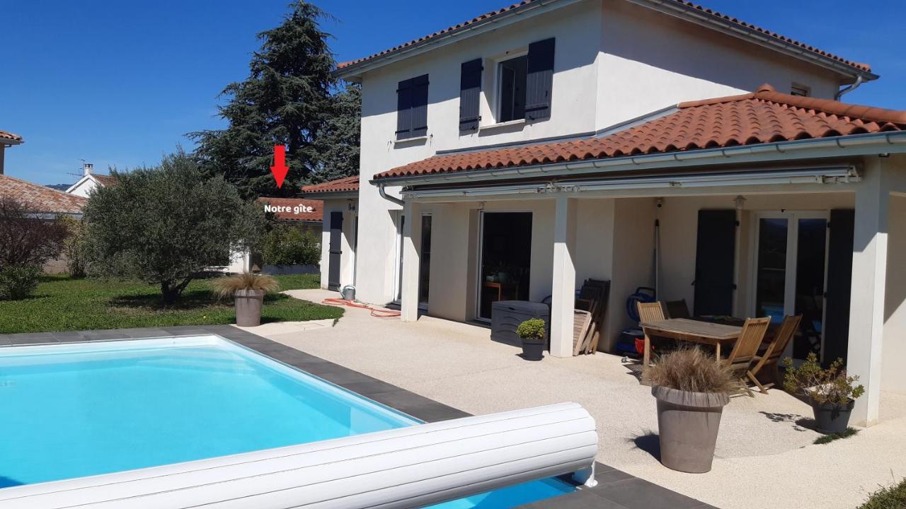 Gite Bambou Avec Piscine Saint-Andeol-le-Chateau Luaran gambar